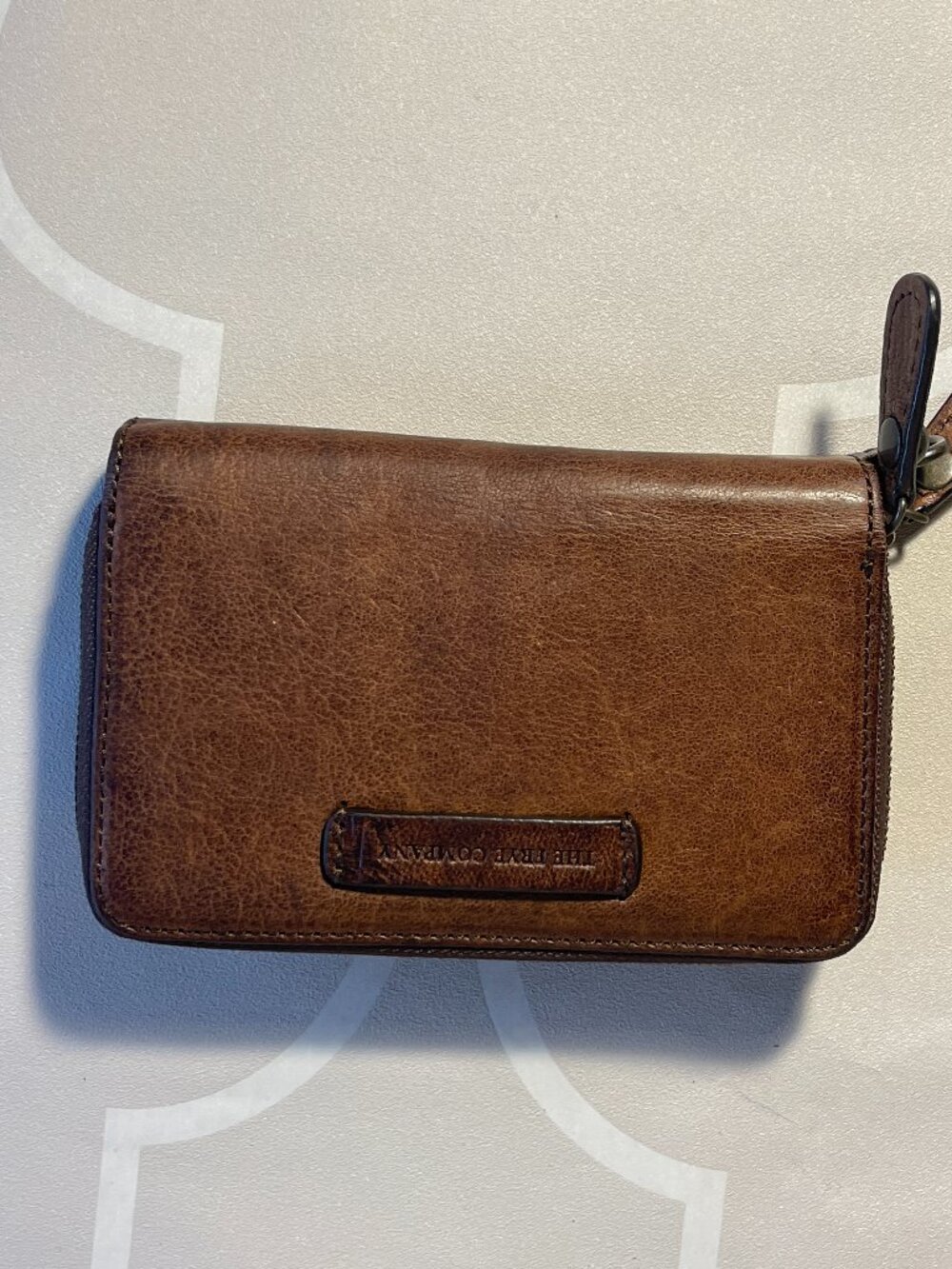 FRYE Double Zip-Around Medium Wallet brown distressed leather